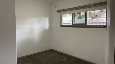 rTwo-Bedroom Unit Close to Gilbert Street - Photo 3