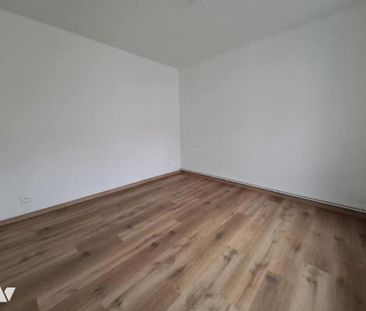 Maison semi-mitoyenne, 1 chambre, un bureau, une cour - Photo 3