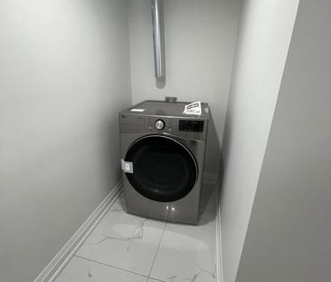 For Lease - 513 Grovehill Road, Oakville, Ontario - Photo 2