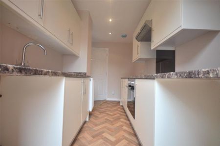 2 bedroom terraced house to rent - Photo 2