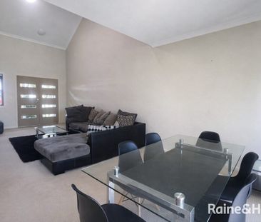 Fully furnished & move-in ready with Swimming Pool in Telina! - Photo 2