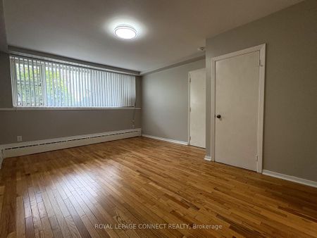 #Unit 1 - 233 Pannahill Road – Toronto C06, Ontario - Photo 5
