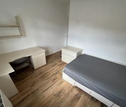 6 bedroom terraced house to rent - Photo 1