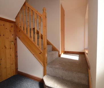 2 bedroom semi-detached house to rent - Photo 6