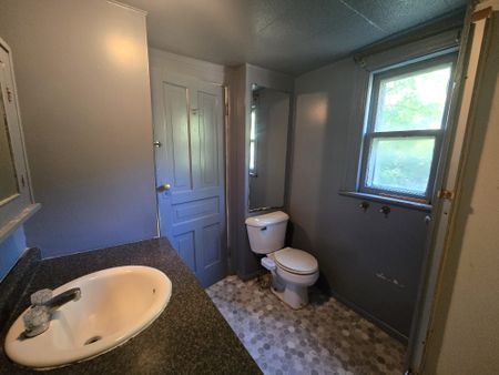 For Lease - 939 Wellington Street, Windsor, Ontario - Photo 5