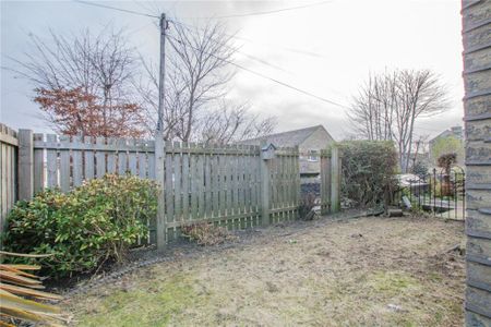 2 bedroom end of terrace house to rent - Photo 2