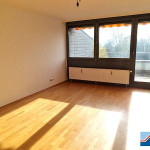Top Gelegenheit: Wohnung mit Terrasse und Parkplatz Nähe Johannes Kepler Universität! - Photo 2