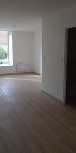 Studio de 32 m2 Place de l'hôtel de ville. Place et parking devant - Photo 4