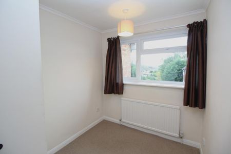 4 bedroom terraced house to rent - Photo 2