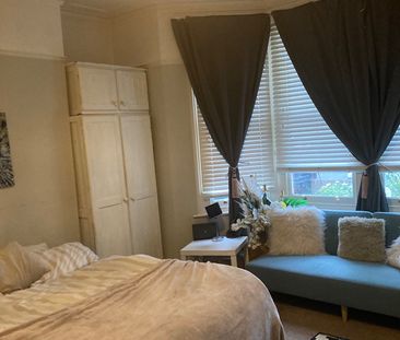 Room in a Shared Flat, Inchmery Rd, SE6 - Photo 5