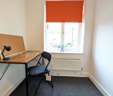 Bixley Close, NORWICH - Photo 2