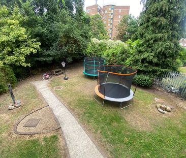 1 Bed Flat, Oldegate House, E6 - Photo 5