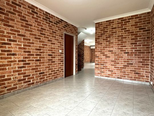 Duplex in Sought After Bossley Park! - Photo 1