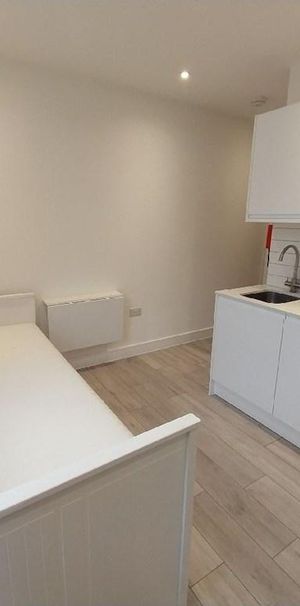 Studio to rent - Photo 1