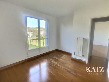 Location Appartement 3 pièces 70m² - Photo 3