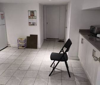 one bedroom basement apartment Dufferin/Eglinton - Photo 1