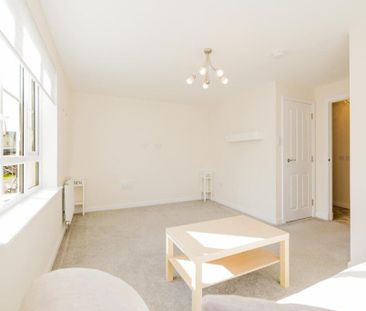 3 bedroom end of terrace house to rent - Photo 2