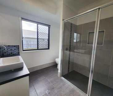 CABOOLTURE - FAMILY & LOCATION - Photo 3