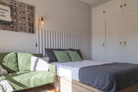 Calle de Cavanilles, Madrid, Community of Madrid 28007 - Photo 2