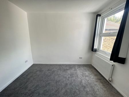 Charnwood Road, London, SE25 6 - Photo 3