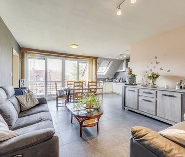 Appartement te huur in Chièvres voor € 800 met 2 slaapkamers - Photo 1