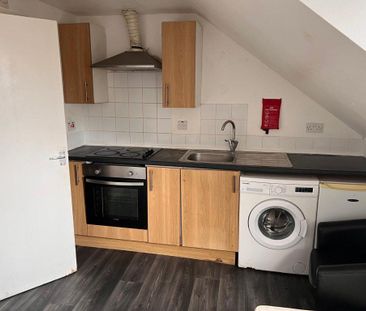 1 bedroom flat to rent - Photo 2