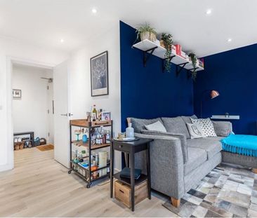 Foundry Court, Chertsey, Surrey, KT16 - Photo 5