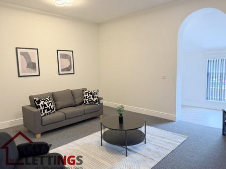 2 bedroom flat to rent - Photo 2