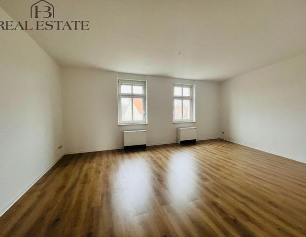 Frisch renoviert, ruhig und idyllisch gelegen und mit Balkon! - Photo 1