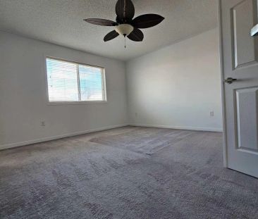 1064 CLARK BOULEVARD - Photo 4