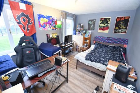 Room in a Shared Flat, Brotherton Drive, M3 - Photo 4