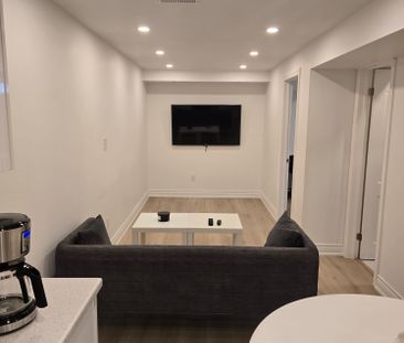 For Lease - 8 Samba Street, Richmond Hill, Ontario - Photo 6