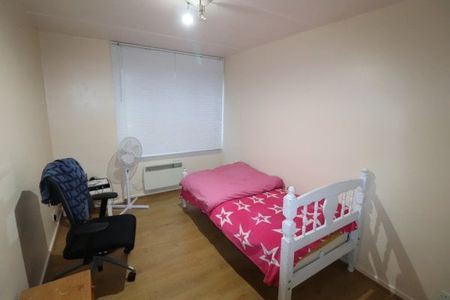 Cameron Close - Brentwood, Property for rent - Photo 2