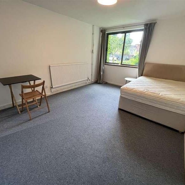 Manhattan Drive, Cambridge, CB4 - Photo 1