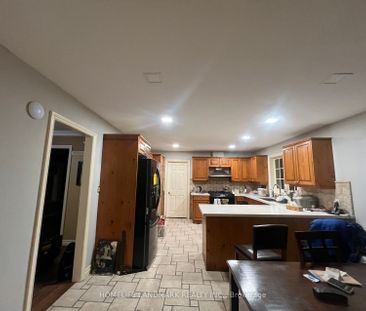 Detached Home For Lease | N8069002 - Photo 6