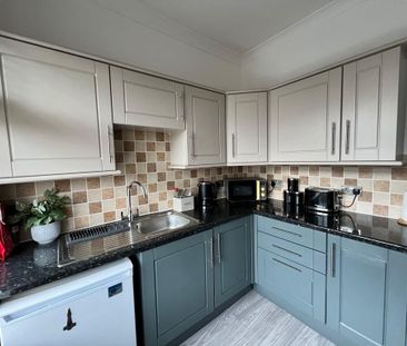 3 bedroom apartment to rent - Photo 4