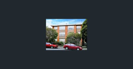 Affordable Apartment in a Fantastic Hawthorn East Location! - Photo 2