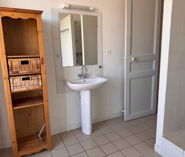 Location Appartement 3 pièces 98m² AVIGNON 84000 - Photo 1