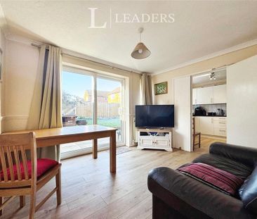 4 bedroom detached house to rent - Photo 3