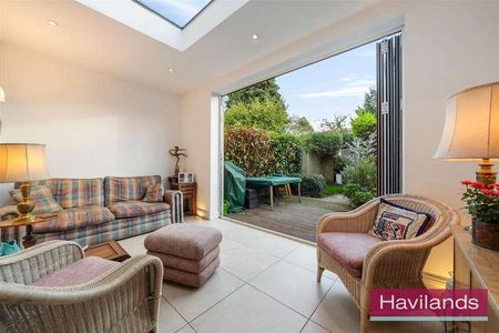 Station Road, Winchmore Hill, N21 - Photo 2