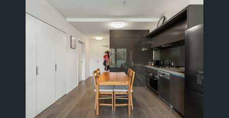 Park Facing 2 Bedroom Apartment - Unfurnished - Photo 5