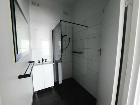 To register & apply for this property, please use this link: https://snug. com/ - Photo 4