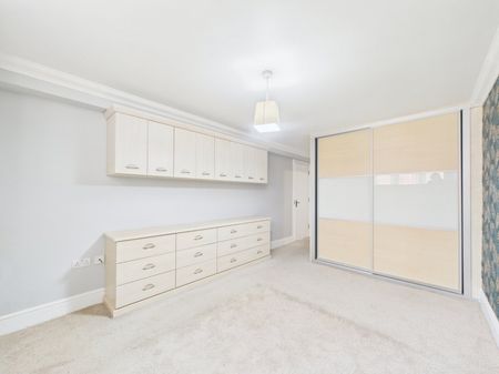 Hatch Lane, Windsor, Berkshire,SL4 - Photo 5