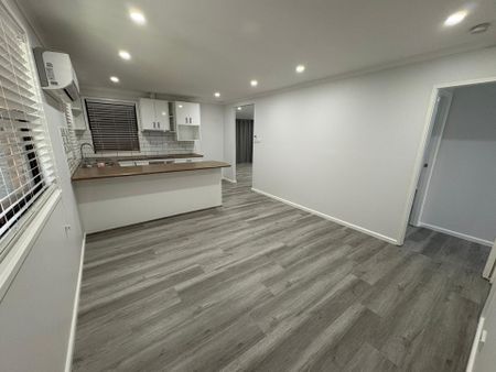 Freshly Renovated Three Bedroom Family Home&excl; - Photo 3