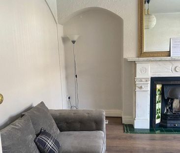 5 bedroom semi-detached house to rent - Photo 2