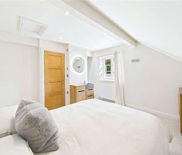 High Street, Crediton, Devon, EX17 - Photo 1