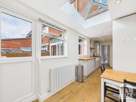 3 bedroom terraced house to rent - Photo 2