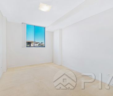 By The River, Ideal Location, Modern & Contemporary Apartment**Entr... - Photo 2