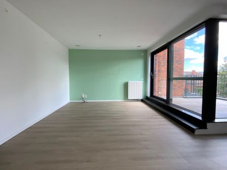 Hedendaags 2 slpk appartement met lift, terras en parking - Foto 5