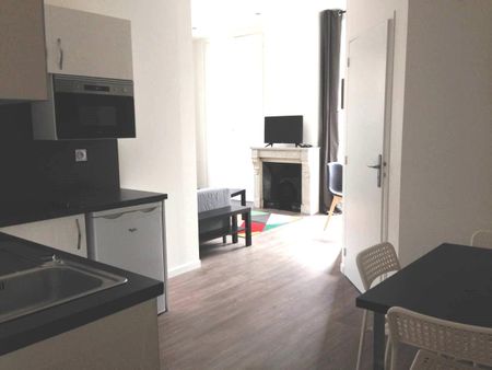 Location Appartement 2 pièces 41m² LYON 3ème - Photo 4